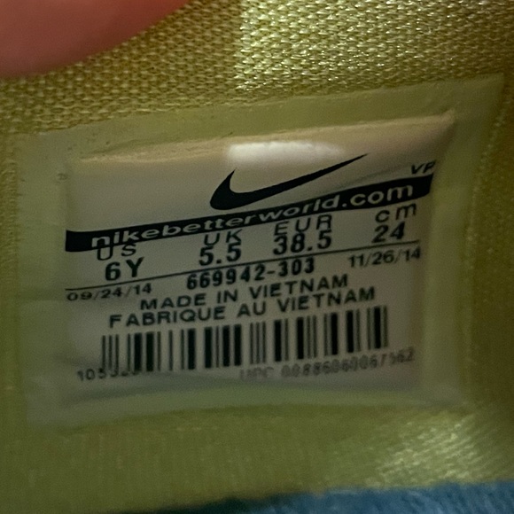 Nike - Picture 6 of 6